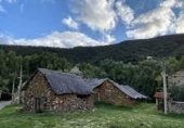 Загородный дом с участком на продажу в городе Riello Фото