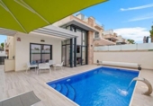 Chalet independiente con terreno en venta en la España, Orihuela, ref: TR412840 foto