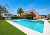 Chalet independiente con terreno en venta en la España, Torrevieja, ref: TR412829 foto