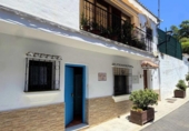 Chalet independiente con terreno en venta en la España, Benahavís, ref: TR412912 foto