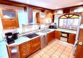 Chalet independiente con terreno en venta en la España, Fuengirola, ref: TR412907 foto