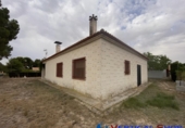 Chalet independiente con terreno en venta en Caudete ref: TR252194 foto