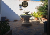 Villa con terreno en venta en Estepona ref: TR412905 foto