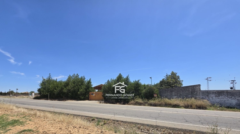 Sevilla - Pilas - 2806m2