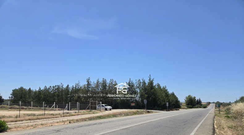 Sevilla - Pilas - 2806m2