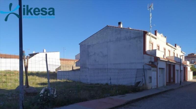 Badajoz - Fregenal de la Sierra - 657m2