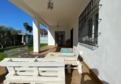 Chalet independiente con terreno en alquiler en la España, Chiclana de la Frontera, ref: TR279242 foto