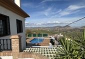 Chalet independiente con terreno en alquiler en la España, Loja, ref: TR216319 foto