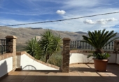 Chalet independiente con terreno en alquiler en la España, Loja, ref: TR216319 foto