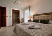 Chalet independiente con terreno en alquiler en la España, Chiclana de la Frontera, ref: TR279069 foto