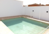 Chalet independiente con terreno en alquiler en la España, Chiclana de la Frontera, ref: TR316581 foto