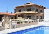 Chalet independiente con terreno en alquiler en la España, Casasimarro, ref: TR320209 foto