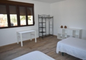 Chalet independiente con terreno en alquiler en la España, Casasimarro, ref: TR320209 foto