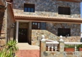 Chalet independiente con terreno en alquiler en la España, Casasimarro, ref: TR320209 foto