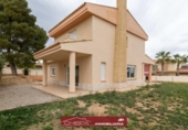 Chalet independiente con terreno en alquiler en la España, Bétera, ref: TR412913 foto