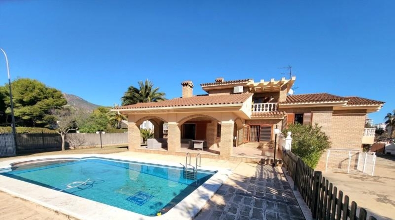 Castellón - Benicasim - 1700m2