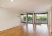 Chalet independiente con terreno en alquiler en la España, Sabadell, ref: TR398642 foto