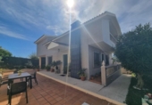 Chalet independiente con terreno en alquiler en la España, Sangenjo, ref: TR399292 foto