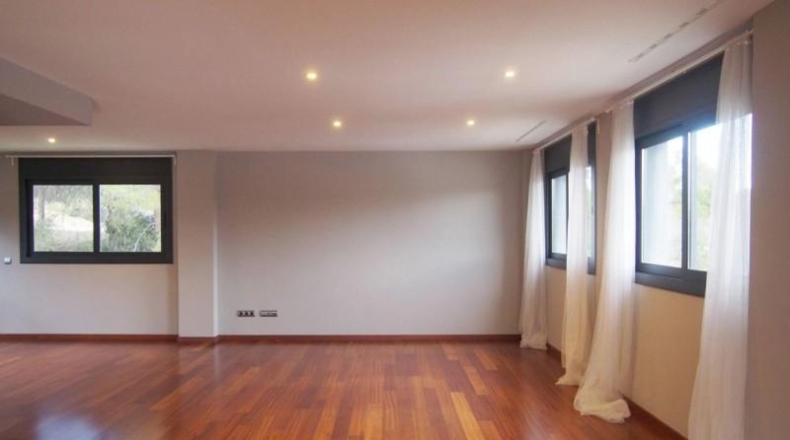 Barcelona - Cerdanyola del Vallès - 1000m2