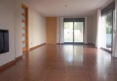 Chalet independiente con terreno en alquiler en la España, Cerdanyola del Vallès, ref: TR278887 foto