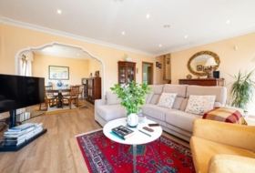 Sangenjo 706&nbsp;m²