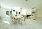Chalet independiente con terreno en alquiler en la España, Marbella, ref: TR297263 foto