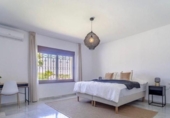 Chalet independiente con terreno en alquiler en la España, Marbella, ref: TR288331 foto