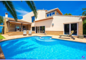 Chalet independiente con terreno en alquiler en la España, Jávea, ref: TR294118 foto