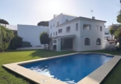 Chalet independiente con terreno en alquiler en la España, Marbella, ref: TR320359 foto