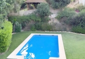 Chalet independiente con terreno en alquiler en la España, Marbella, ref: TR320359 foto
