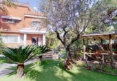 Chalet independiente con terreno en alquiler en la España, Gavà, ref: TR400643 foto