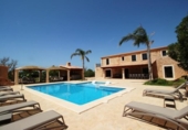 Chalet independiente con terreno en alquiler en la España, Felanitx, ref: TR311357 foto