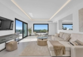 Chalet independiente con terreno en alquiler en la España, Marbella, ref: TR291688 foto