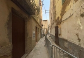 Дом с участком на продажу в городе Tortosa Фото