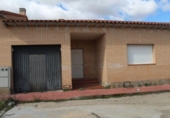 Chalet independiente con terreno en venta en la España, Erustes, ref: TR302970 foto