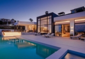 Chalet independiente con terreno en alquiler en la España, Marbella, ref: TR398345 foto