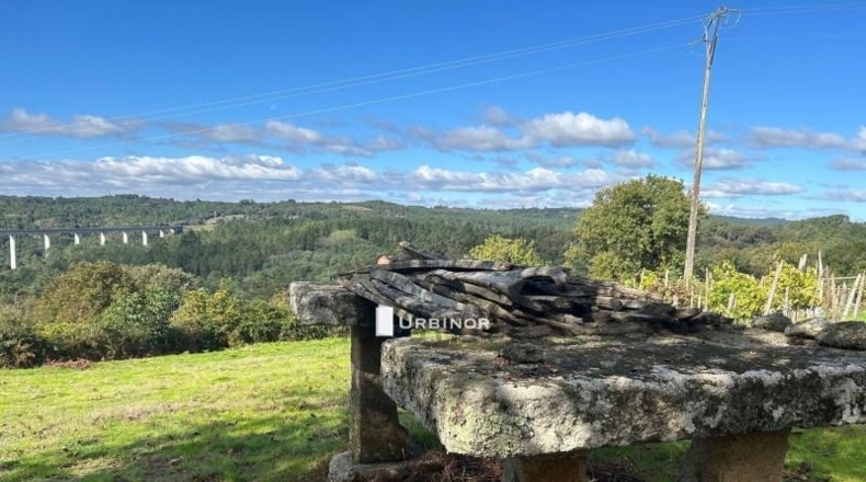 Orense - Amoeiro - 1004m2