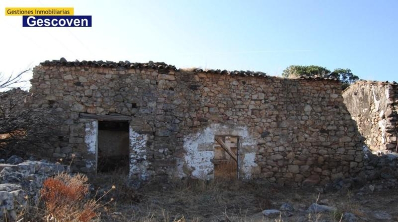 Cáceres - Valencia de Alcántara - 9300m2