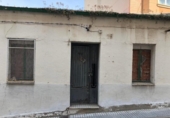 Участок с постройкой на продажу в городе Саламанка Фото