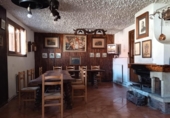 Участок с постройкой на продажу в городе Valencia de Don Juan Фото