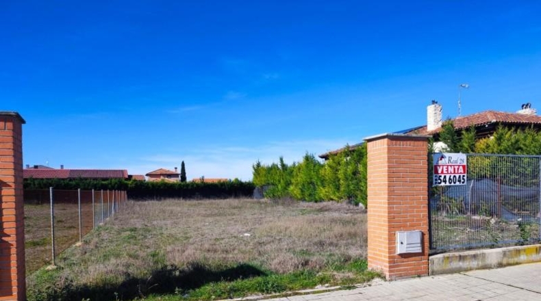 Valladolid - Aldeamayor de San Martín - 712m2