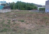 Отдельно стоящий дом с участком на продажу в городе Понферрада Фото