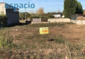 Отдельно стоящий дом с участком на продажу в городе Понферрада Фото
