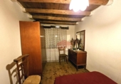 Дом с участком на продажу в городе Baracaldo Фото