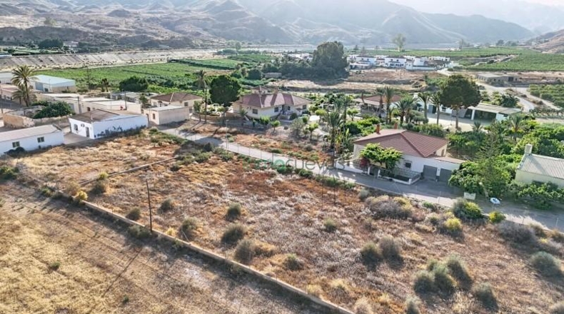 Almería - Cuevas del Almanzora - 1373m2