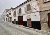 Chalet independiente con terreno en venta en la España, Fuente Obejuna, ref: TR353928 foto