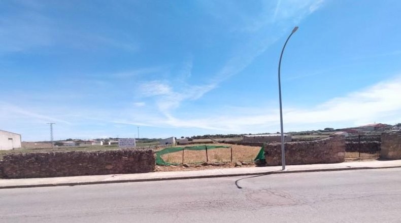 Caceres - Valdefuentes - 1664m2