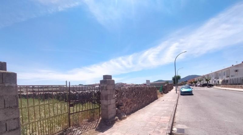 Caceres - Valdefuentes - 1664m2