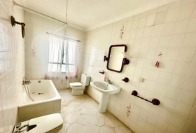Lopera 300&nbsp;m² 