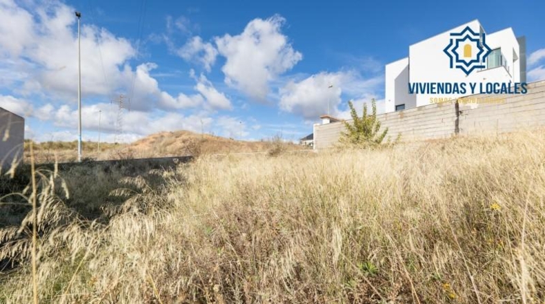 Granada - Peligros - 305m2